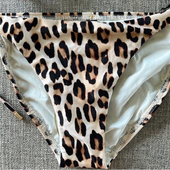 NWT ViX Paula Hermanny Scarlet Elis Leopard String Bikini Set Size Small - Picture 4 of 9